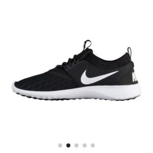 Women’s Nike shoes